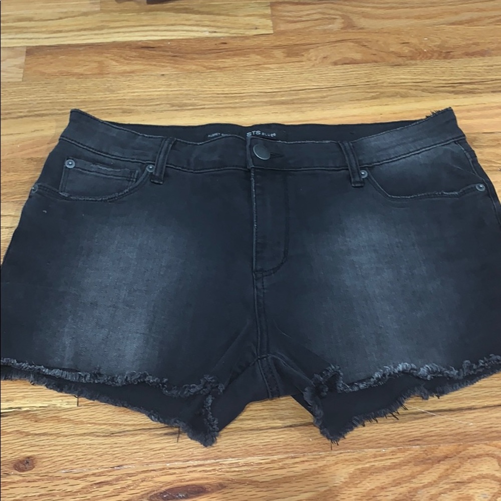 black stretchy denim shorts